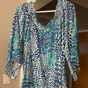 Lilly Pulitzer off the shoulder top. Size extra large.